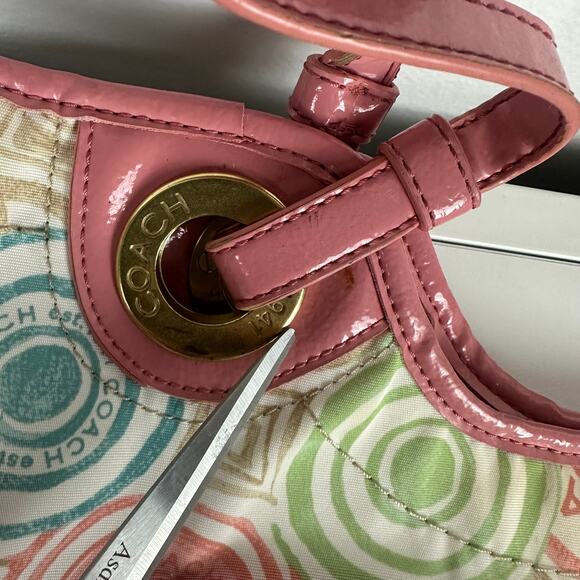 Coach Multicolor Signature The Beach Patent Leather Pink Trim Tote Bag F19184 - Picture 9 of 10